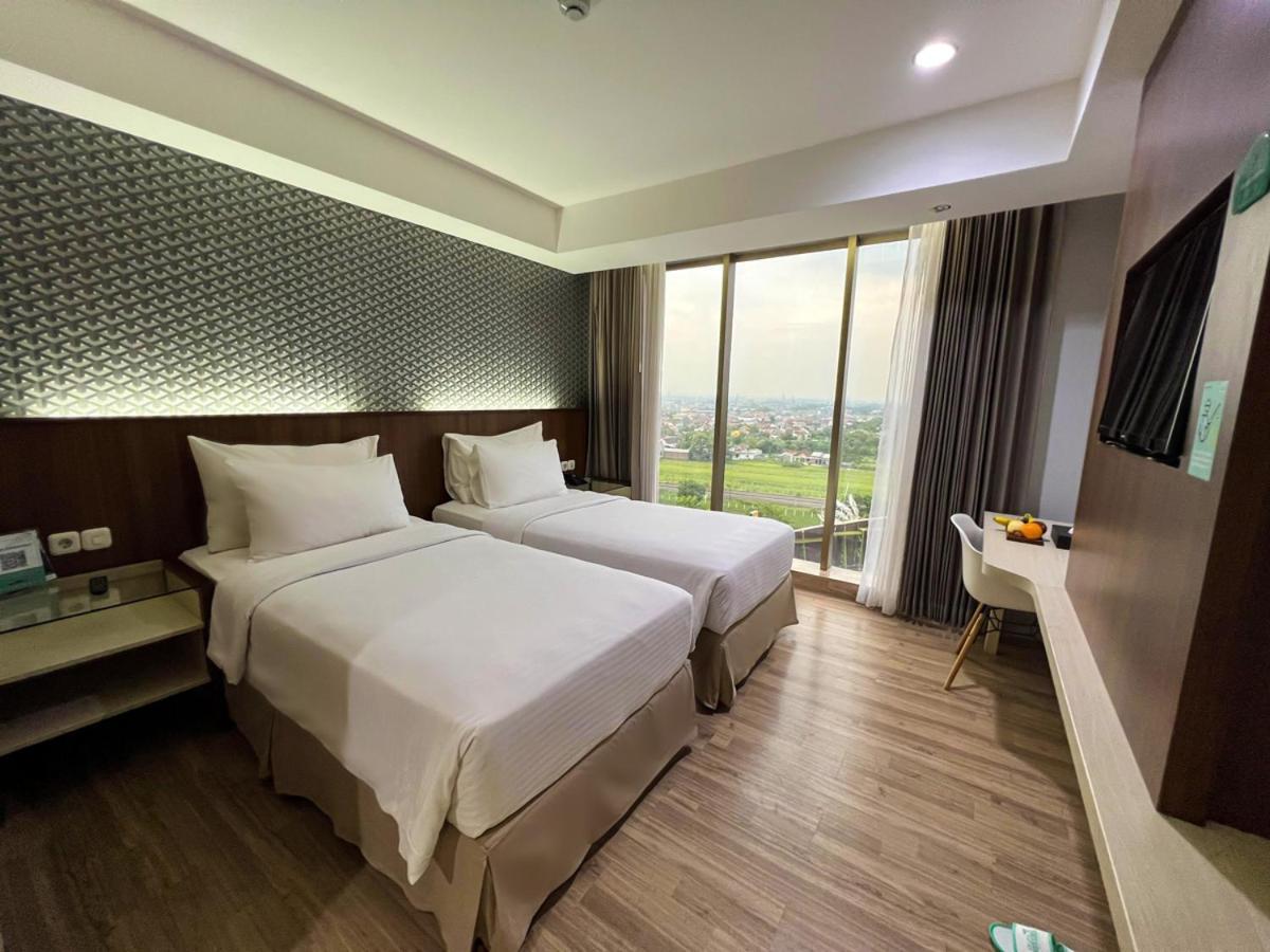Hotel Ayola Sunrise Mojokerto מראה חיצוני תמונה