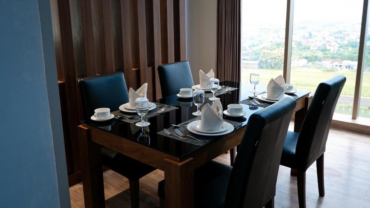 Hotel Ayola Sunrise Mojokerto מראה חיצוני תמונה