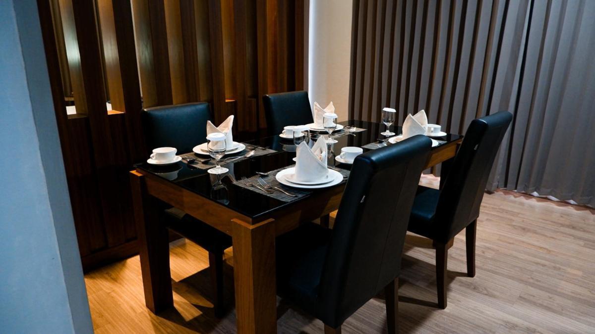 Hotel Ayola Sunrise Mojokerto מראה חיצוני תמונה